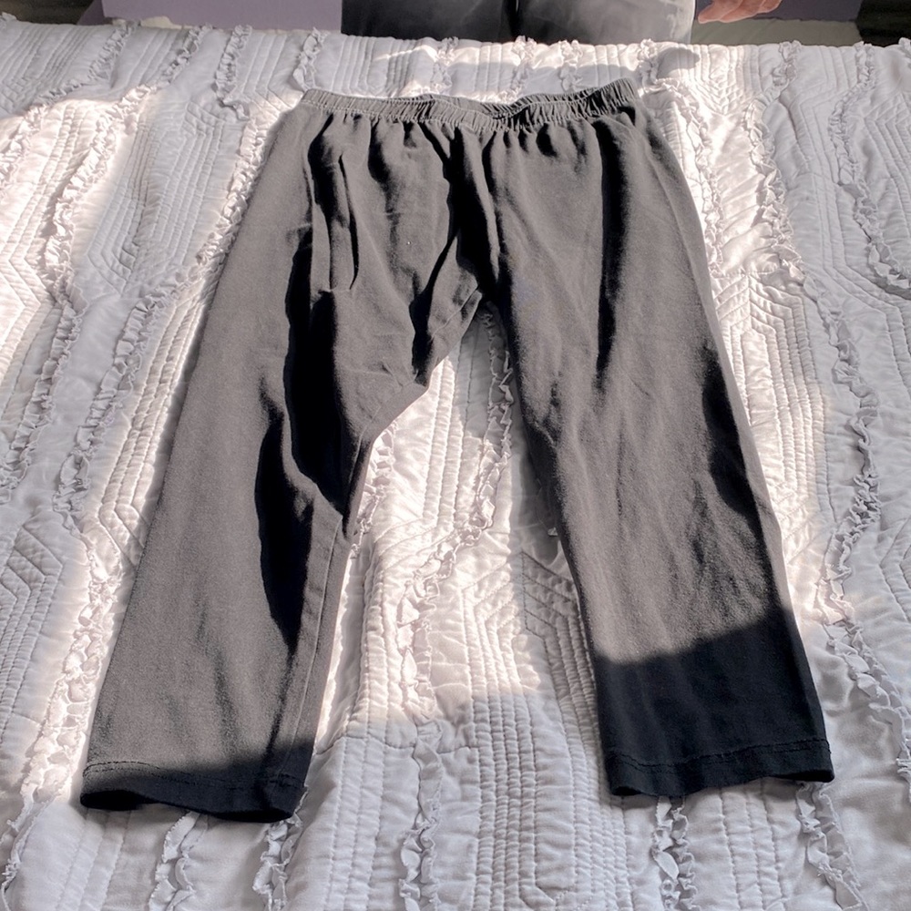 black capri legging size small